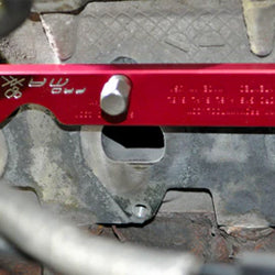FORD TECH USES PLATINUM DRILL BITS AND EXHAUST MANIFOLD REPAIR KIT: HOW TO REMOVE BROKEN EXTRACTORS AND REPAIR BUSTED BOLTS